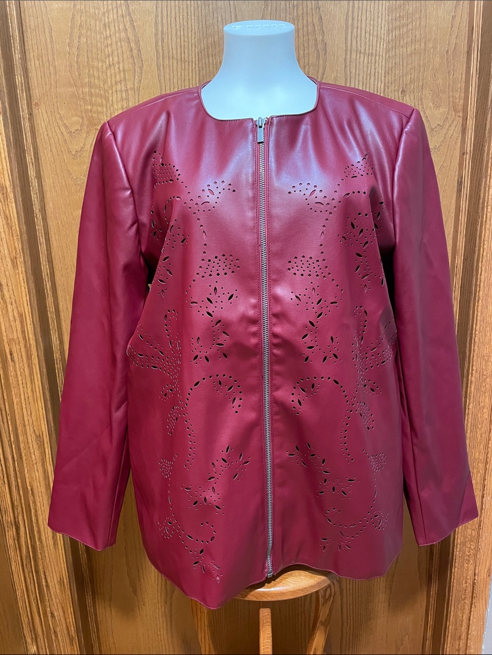 NWOT Susan Graver XL Burgundy Faux Leather Zip-Front Jacket with Laser-Cut Detai